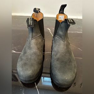 Blundstone women’s size 9